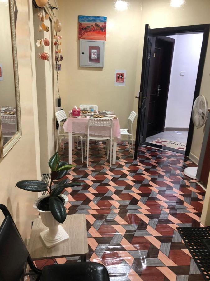 Апартаменты Moon Backpackers , Al Rigga , Partition For Couples And For Singles Дубай Экстерьер фото