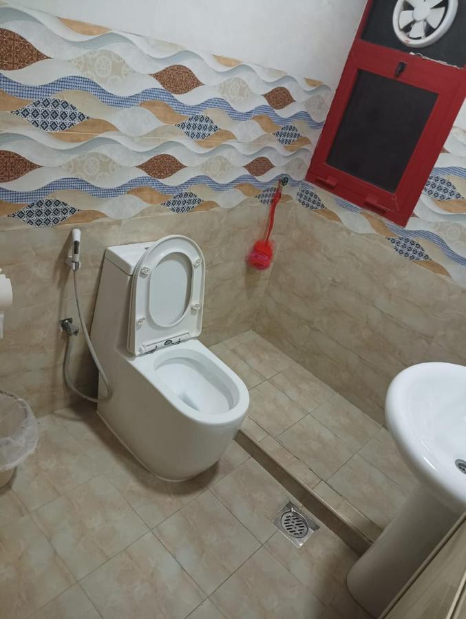 Апартаменты Moon Backpackers , Al Rigga , Partition For Couples And For Singles Дубай Экстерьер фото