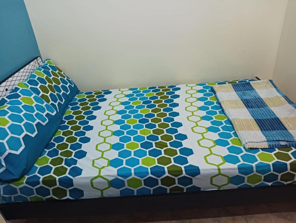 Апартаменты Moon Backpackers , Al Rigga , Partition For Couples And For Singles Дубай Экстерьер фото