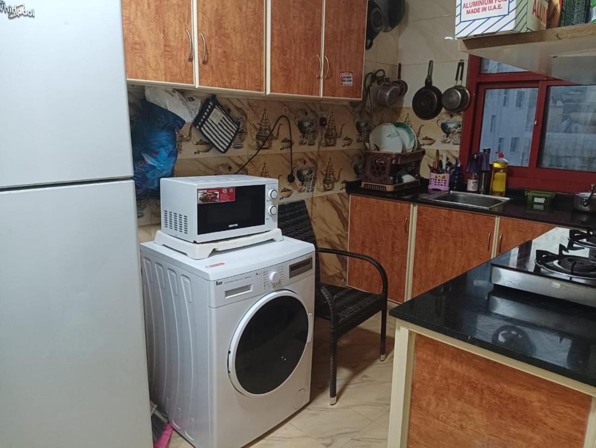 Апартаменты Moon Backpackers , Al Rigga , Partition For Couples And For Singles Дубай Экстерьер фото