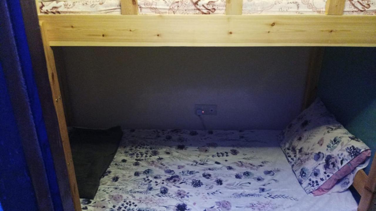 Апартаменты Moon Backpackers , Al Rigga , Partition For Couples And For Singles Дубай Экстерьер фото