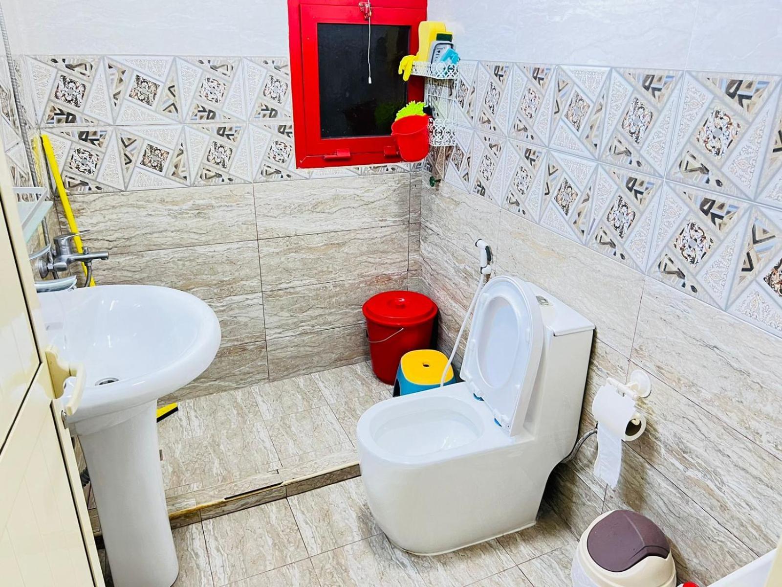 Апартаменты Moon Backpackers , Al Rigga , Partition For Couples And For Singles Дубай Экстерьер фото