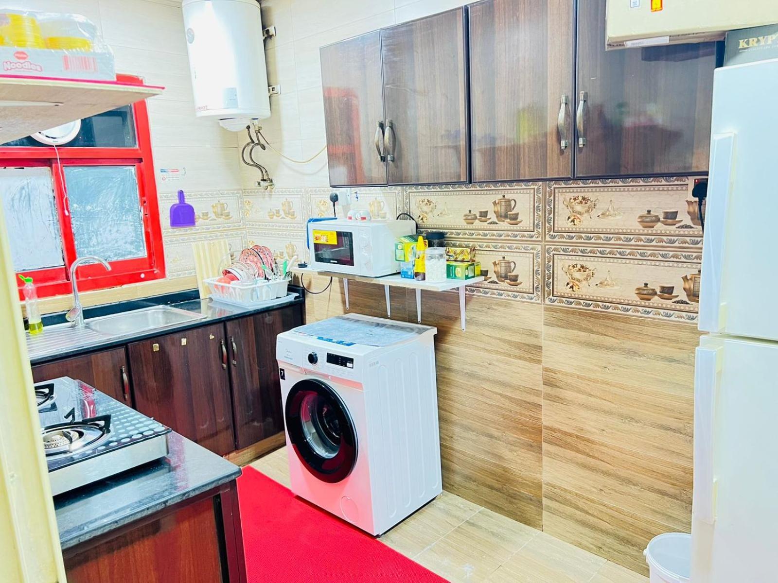 Апартаменты Moon Backpackers , Al Rigga , Partition For Couples And For Singles Дубай Экстерьер фото